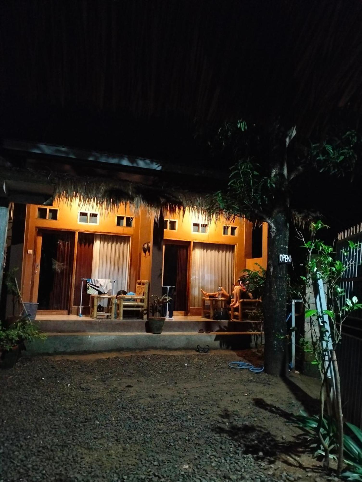 Fullmoon Homestay Kuta  Dış mekan fotoğraf